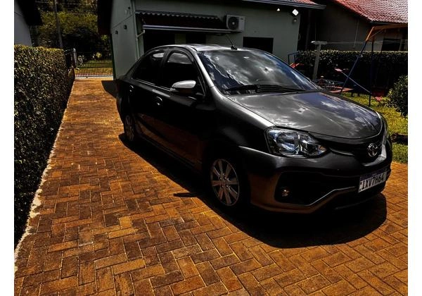 Toyota Etios Sedan XLS 1.5 automático