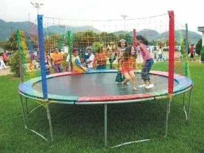LOCAÇAO DE BRINQUEDO MESAS CADEIRAS