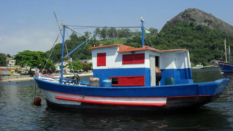 ALUGUEL DE BARCO PARA PASSEIO E PESCARIA NO RIO DE JANEIRO - NITERÓI