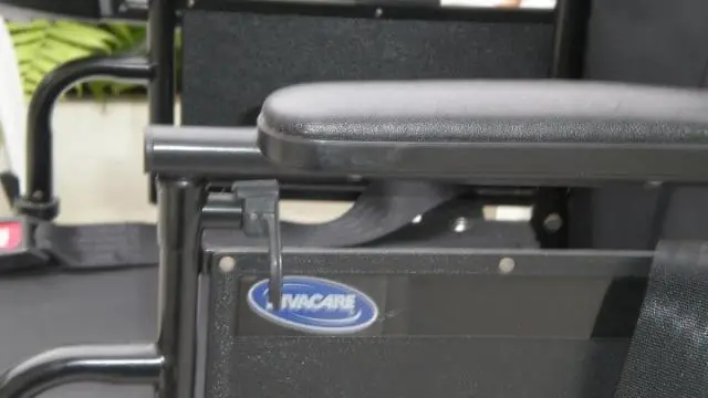 CADEIRA DE RODAS MOTORIZADA INVACARE MODELO P9000XDT