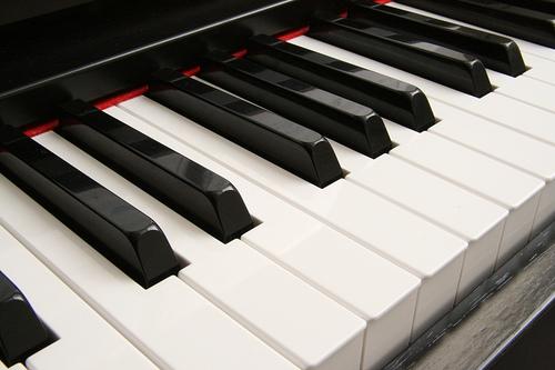 Aulas particulares de piano erudito e popular