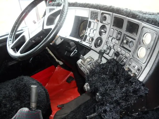 VENDO SCANIA R 113 320 ano 94