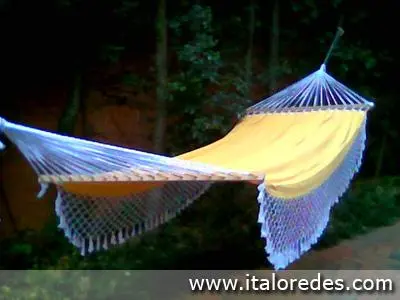 Rede c / Madeira - R$ 180, 00