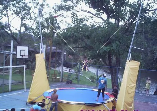 Brinquedos infláveis, mecanicos e eletronicos - festas