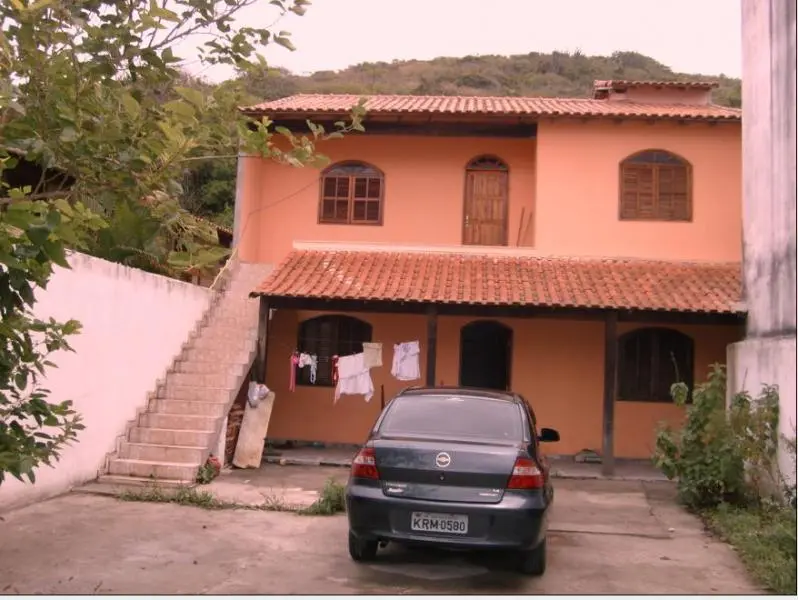 Alugo casa ao lado da praia do peró