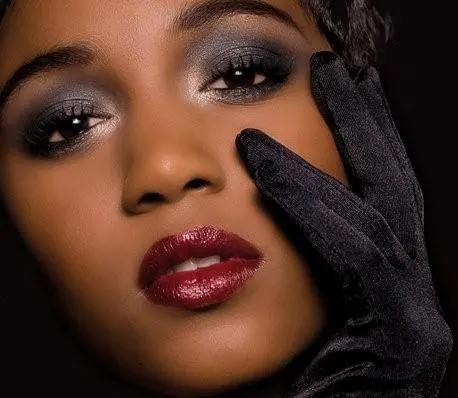 Modelle Beleza e Estetica, Bronzeamento, Bandagem, Gessoterapia, Maquiagem