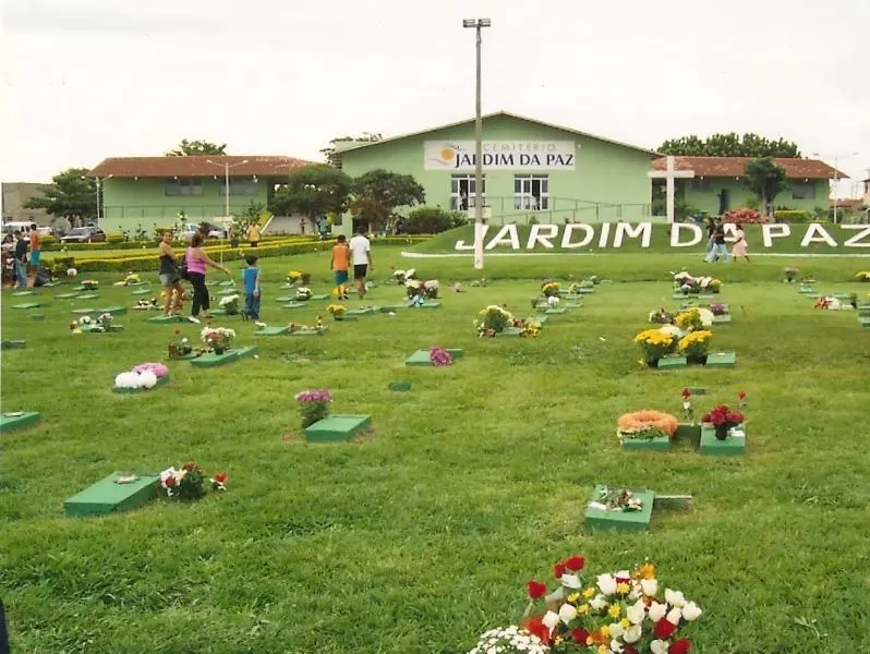 vendedora Naldirene do CEMITÉRIO JARDIM DA PAZ