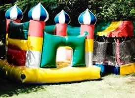aluguel de brinquedos, pula pula, cama elastica piscina de bolas 21-78927691