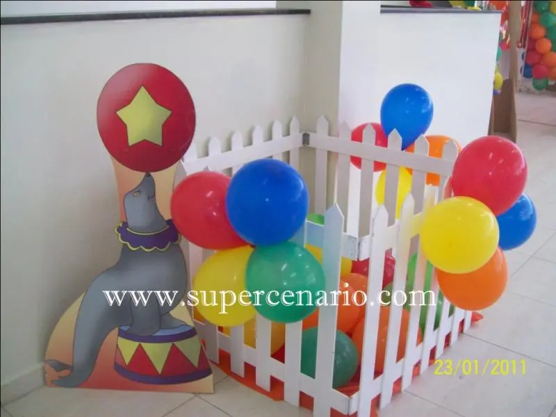 Decoração Clean Circo com Patati Patatá