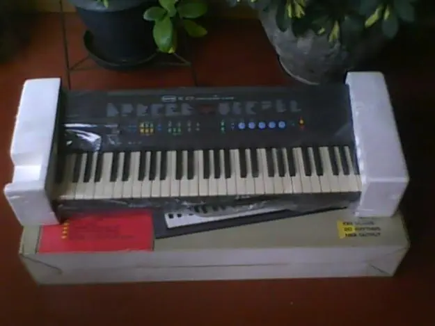TECLADO MUSICAL ELETRONICO 5 OITAVAS ek122x