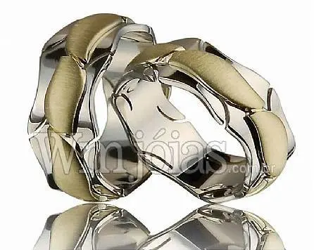 Alianças de casamento em ouro